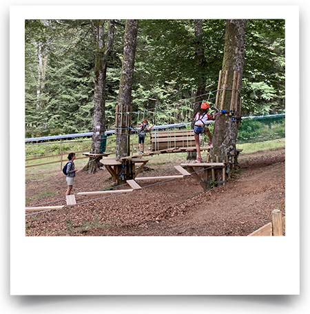 Nouveau parcours accrobranche pour enfants dans les arbres